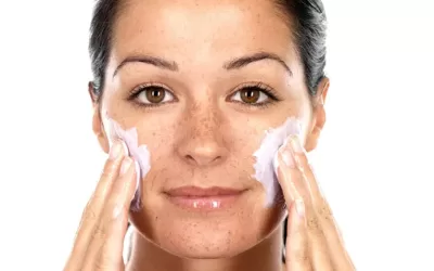 Exfoliación facial: 4 razones para incluirla en tu rutina diaria